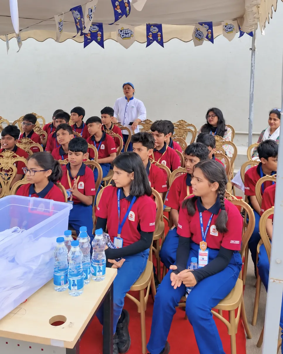 A school group at the Little Chef welcome briefing